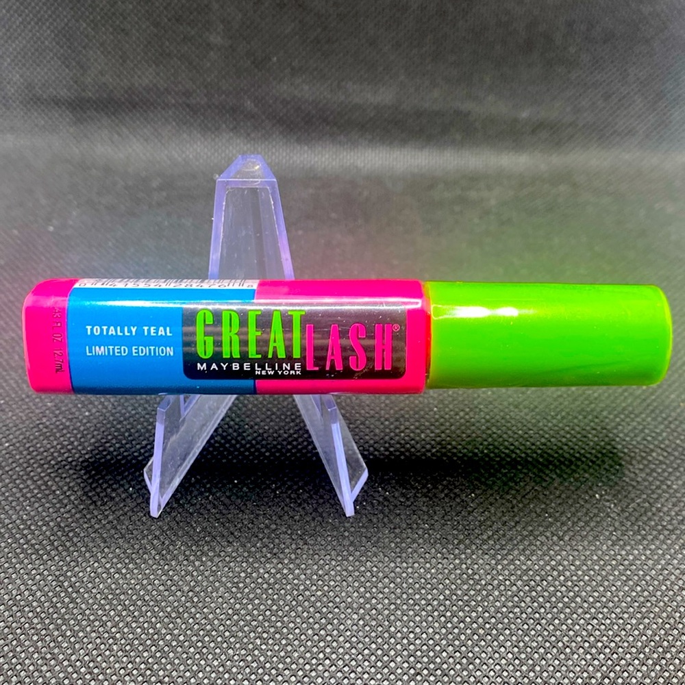 Maybelline Great Lash Limited Edition Mascara- Color: totally Teal Sealed